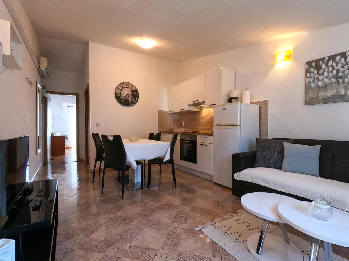 Apartments Ivka Bol Bagian luar foto