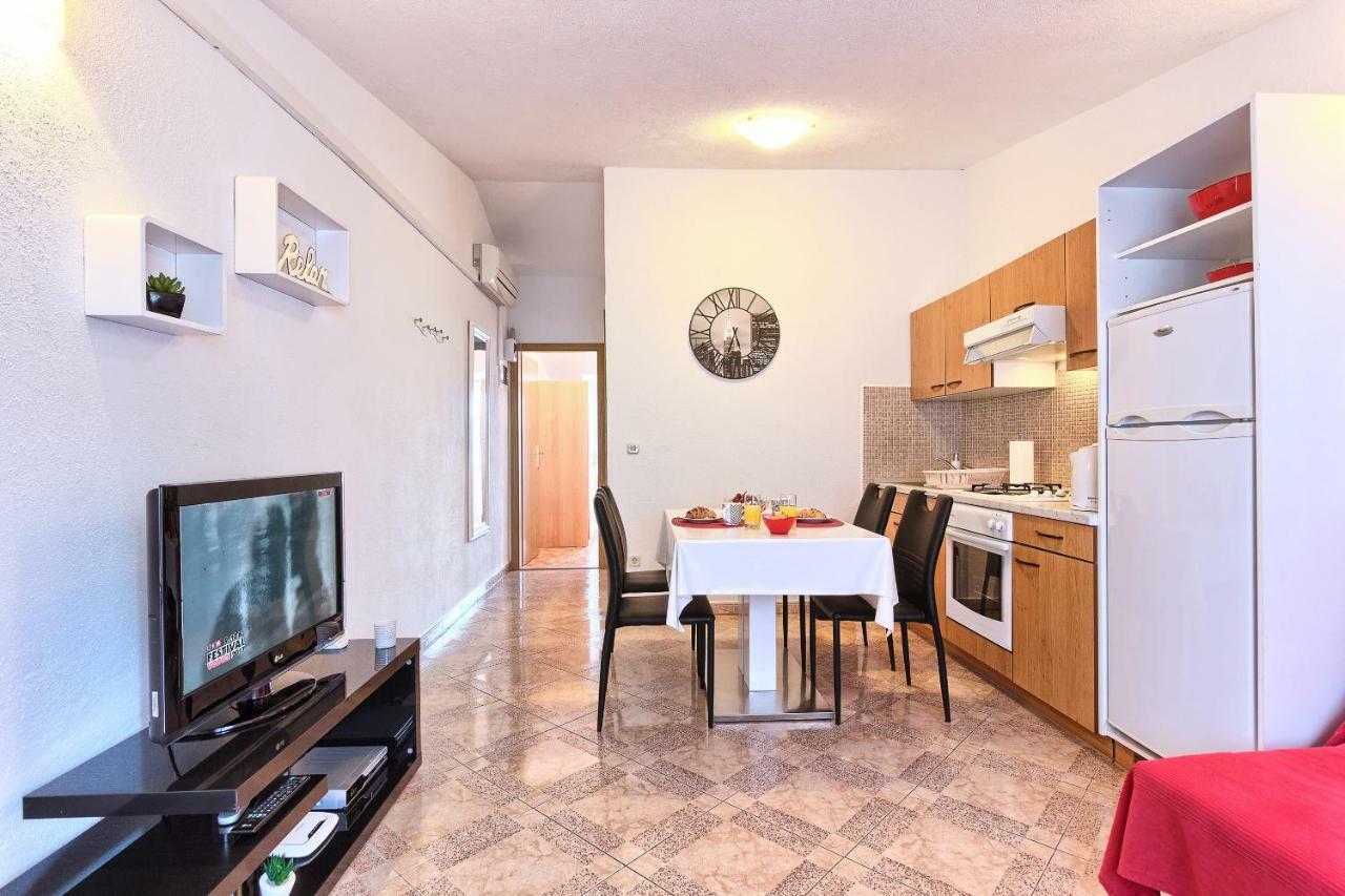 Apartments Ivka Bol Bagian luar foto