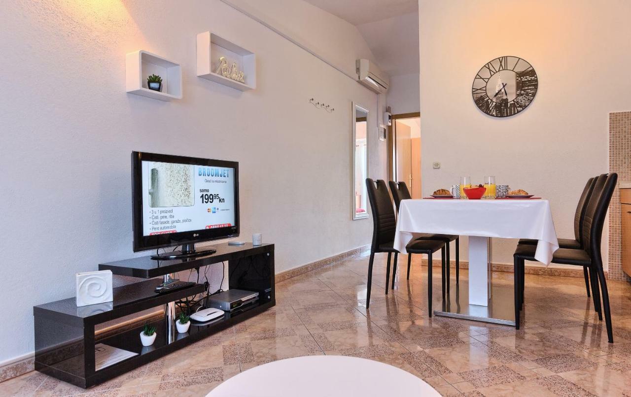 Apartments Ivka Bol Bagian luar foto